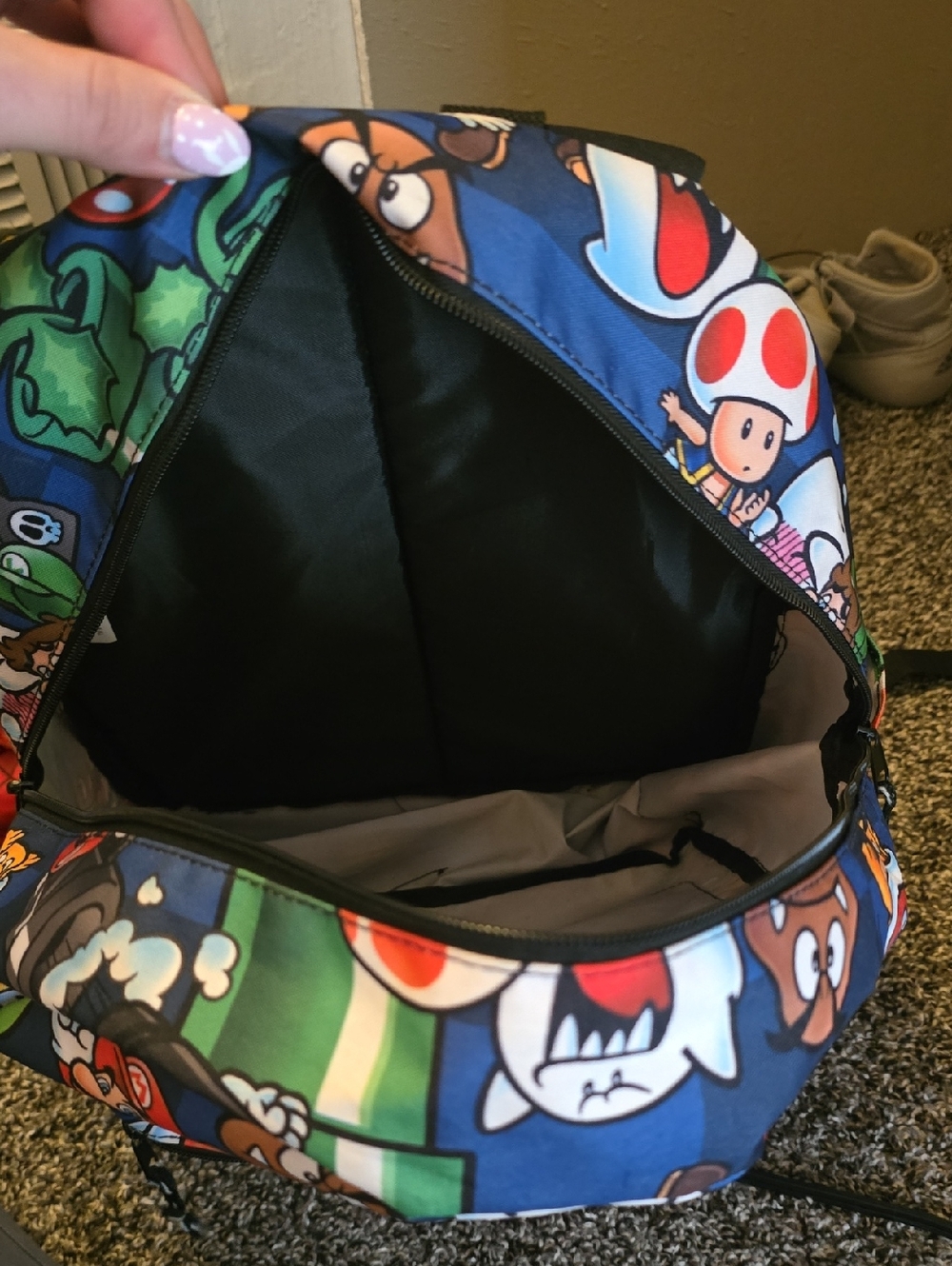 Super Mario Backpack - Picture 3 of 4